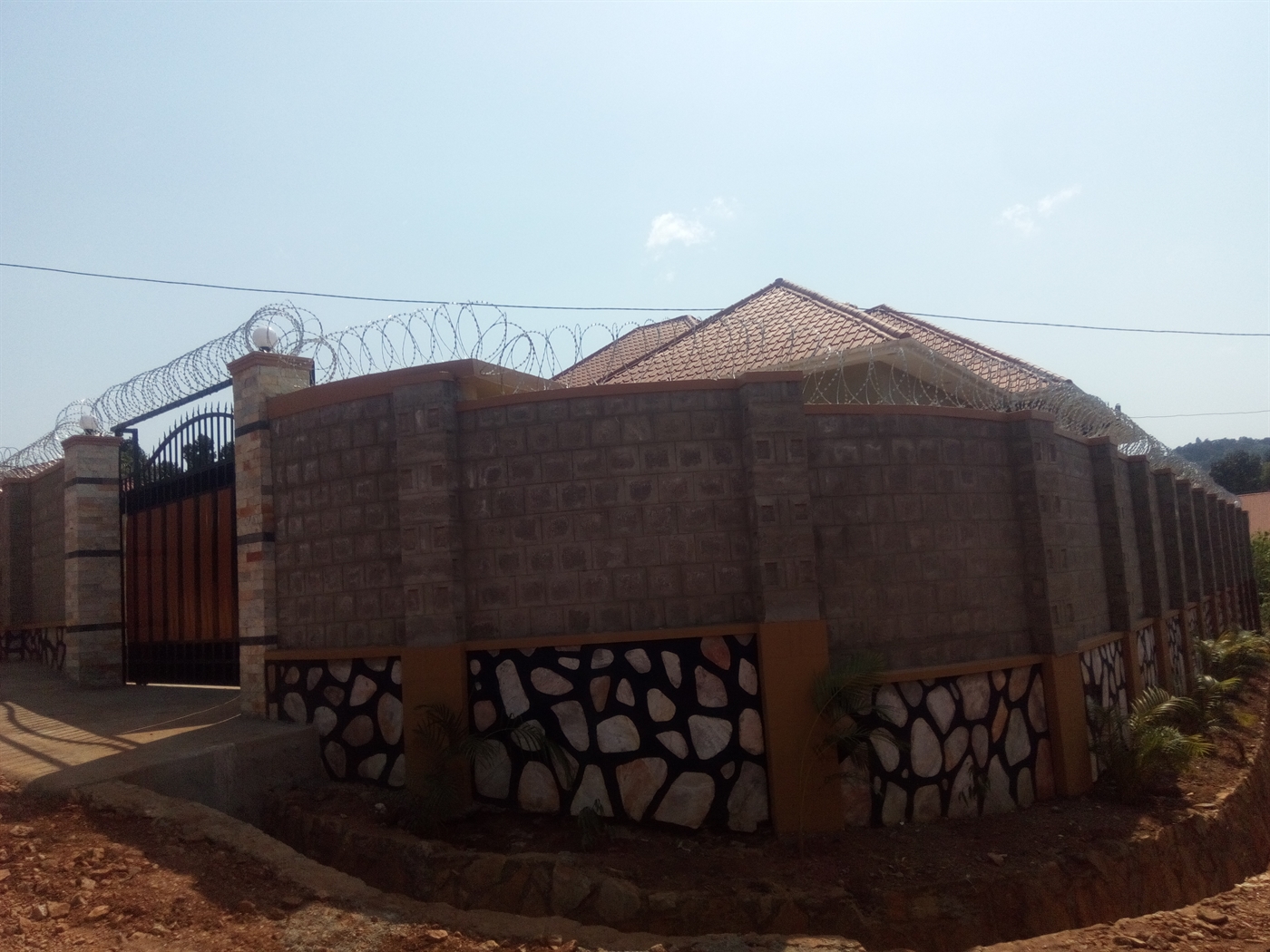 Duplex for sale in Bwebajja Wakiso