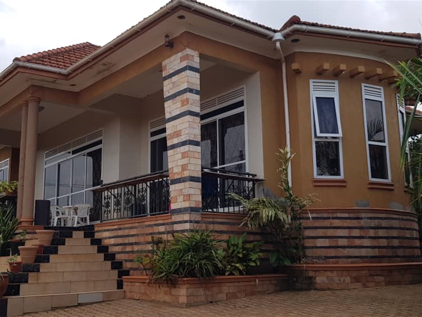 Storeyed house for sale in Seguku Wakiso