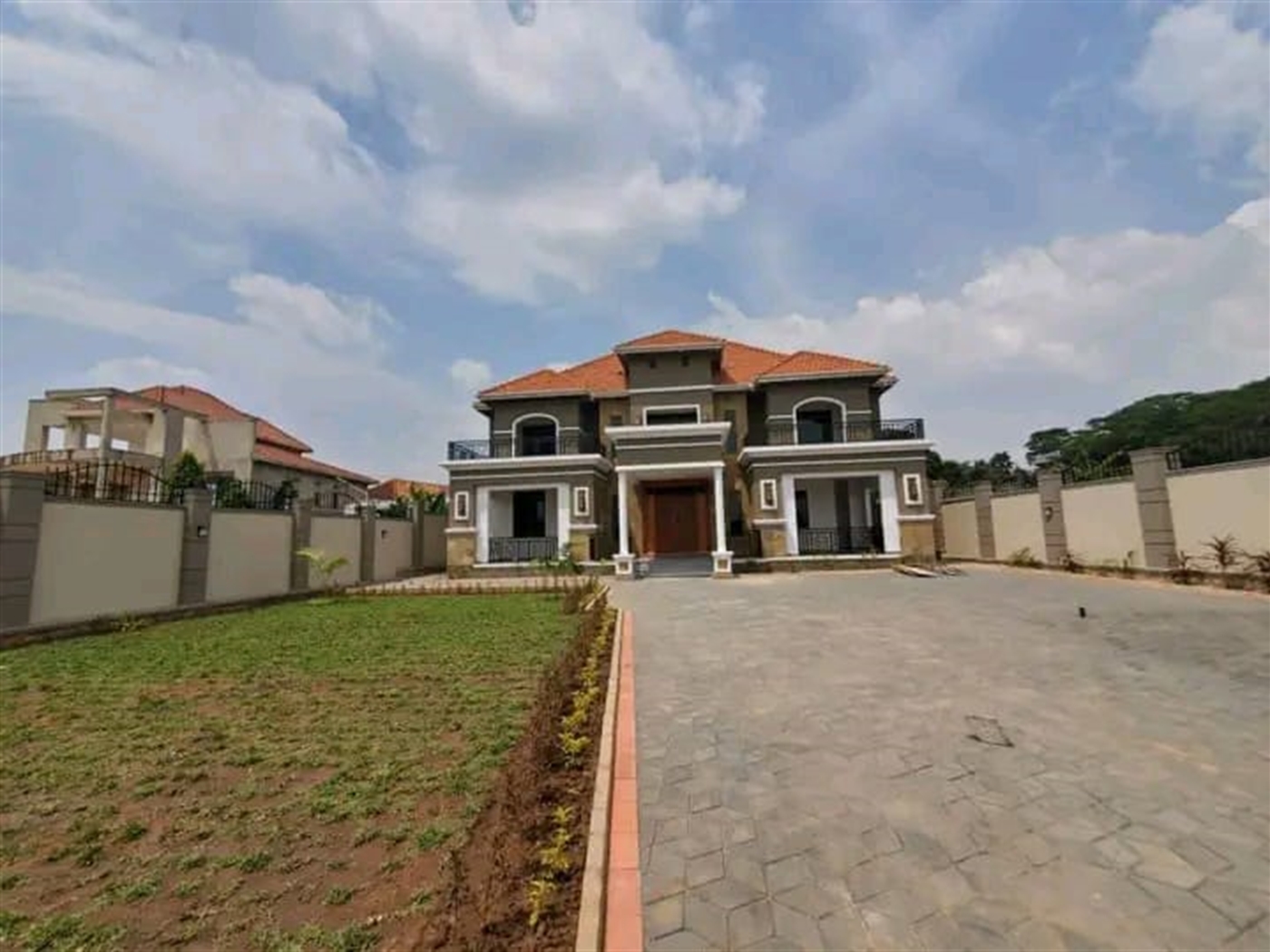 Mansion for sale in Munyonyo Kampala