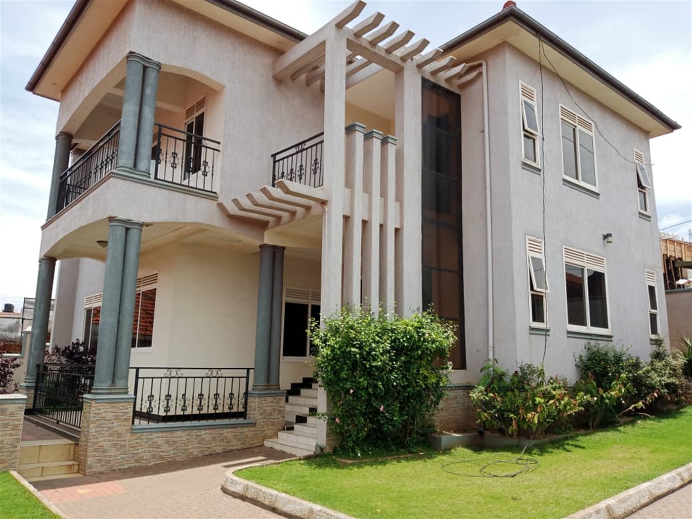 Storeyed house for rent in Kiwatule Kampala