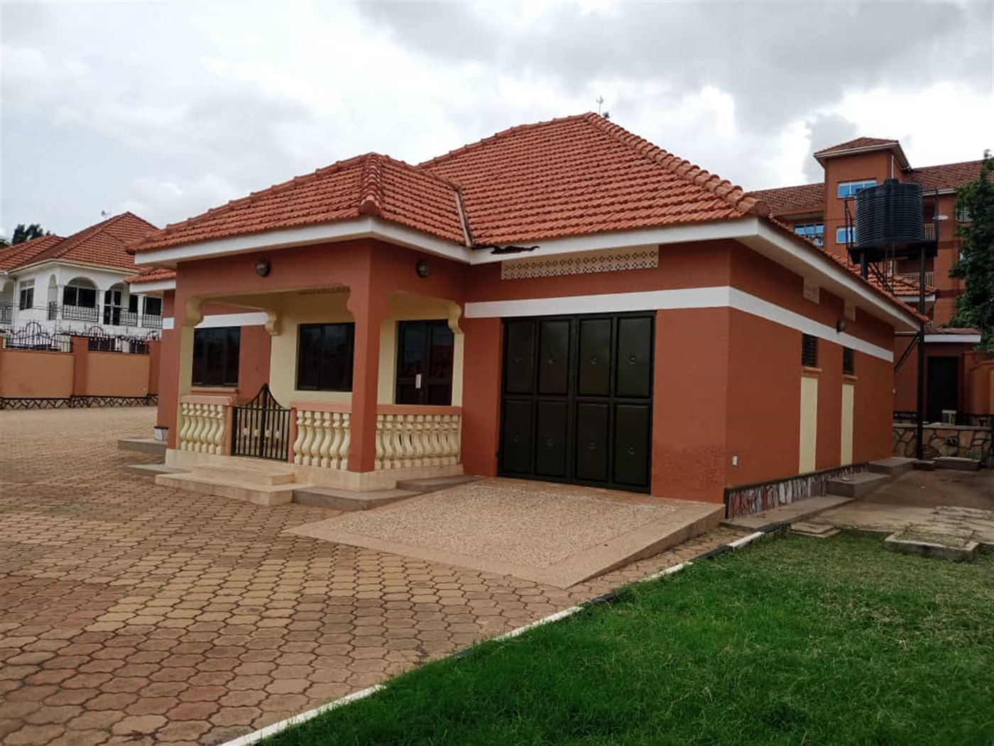 Bungalow for rent in Kiwatule Kampala