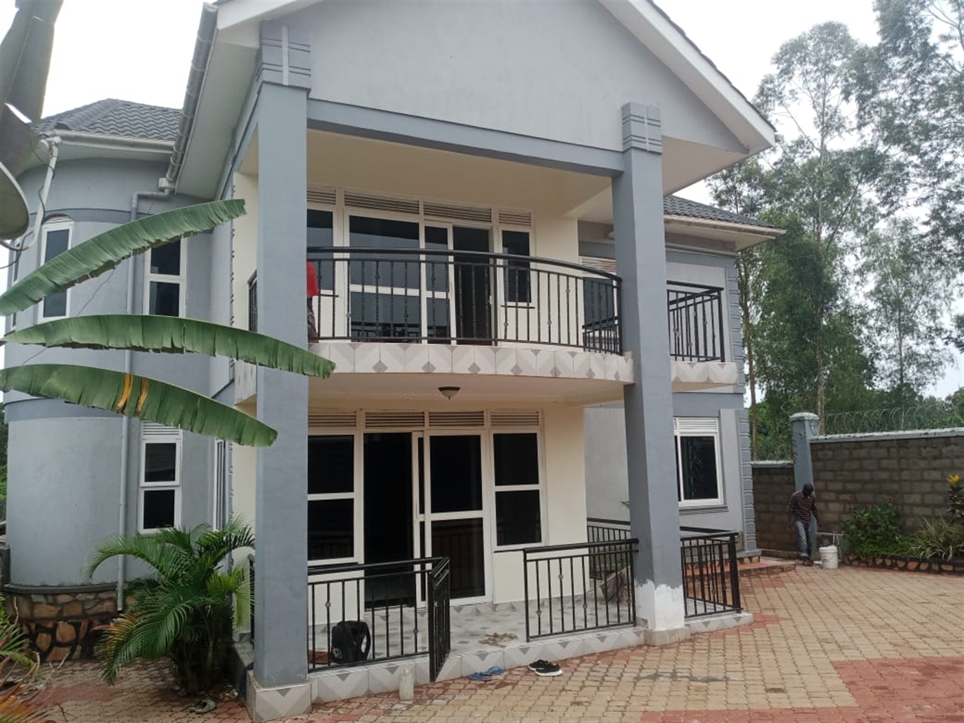 Storeyed house for rent in Kitende Wakiso