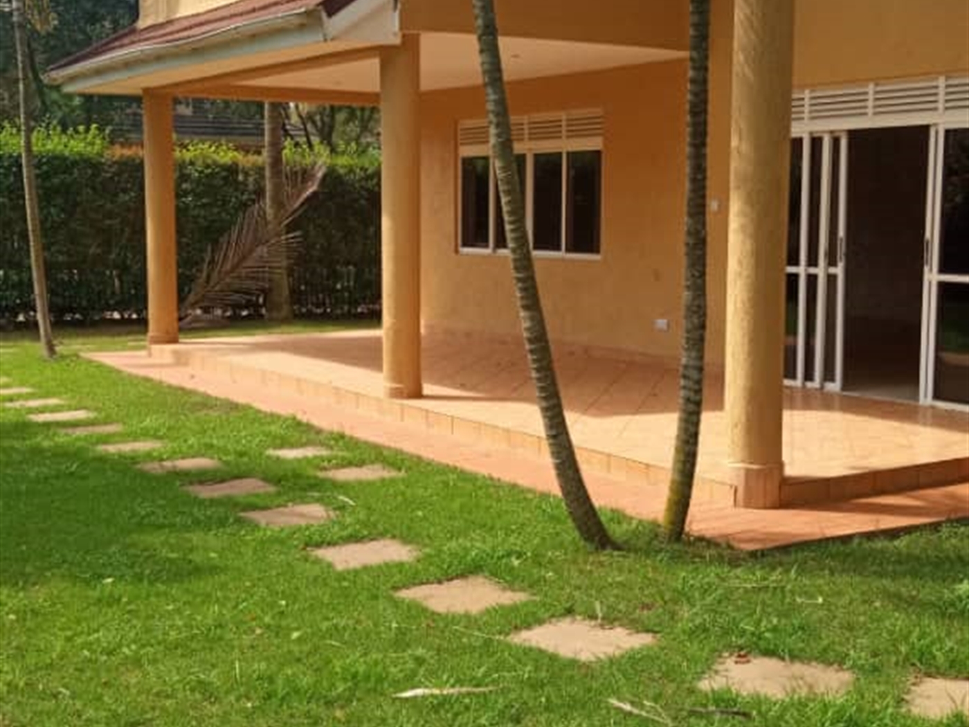 Storeyed house for sale in Munyonyo Kampala