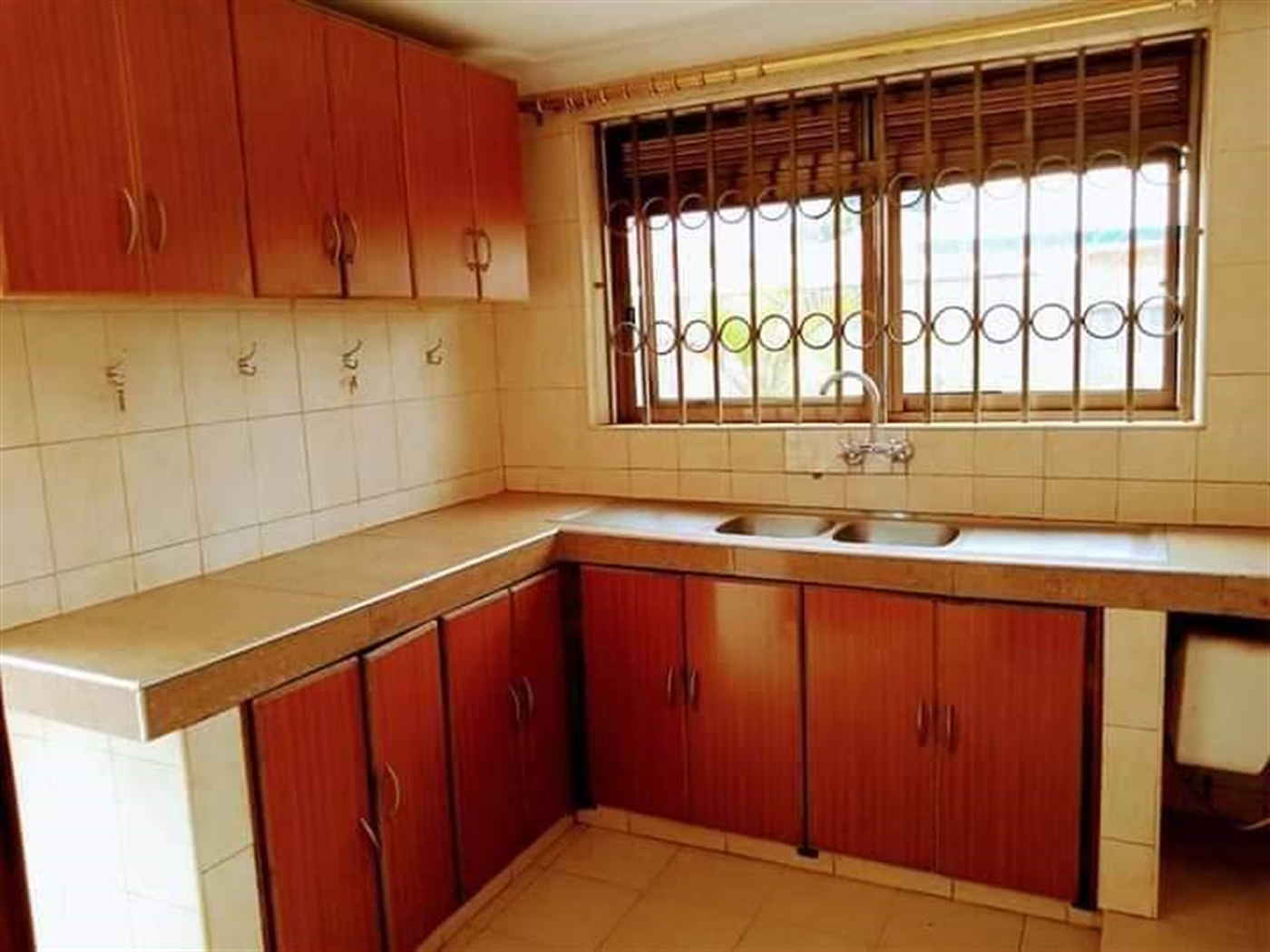 Storeyed house for sale in Mpeleerwe Wakiso