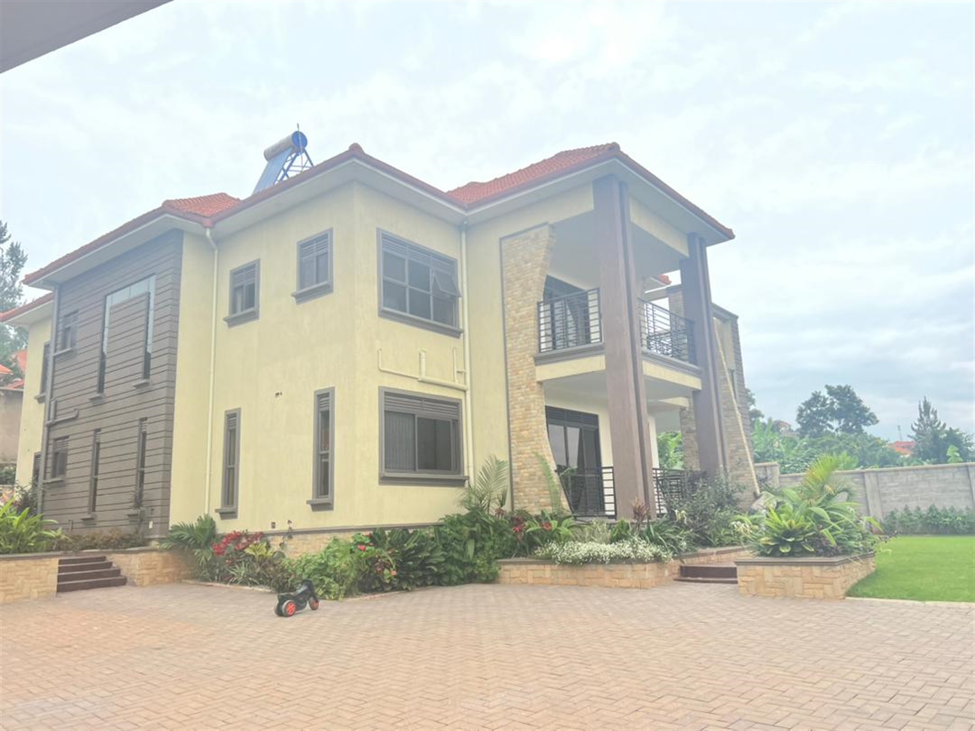 Storeyed house for rent in Katale Wakiso