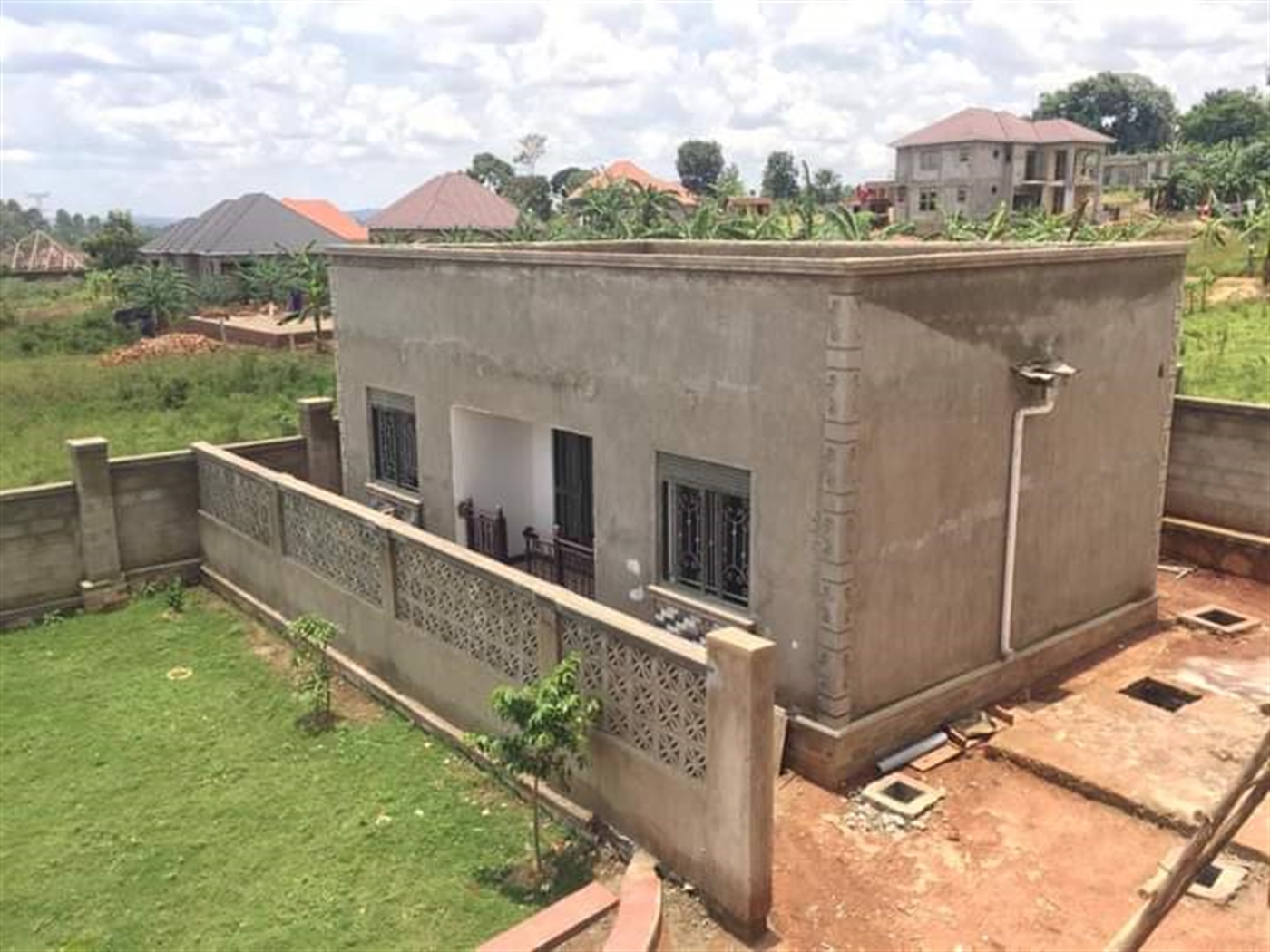 Storeyed house for sale in Ssenge Kayunga