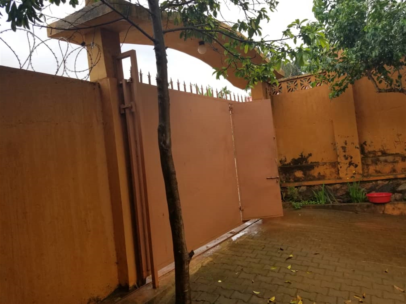 Bungalow for sale in Janyi Wakiso
