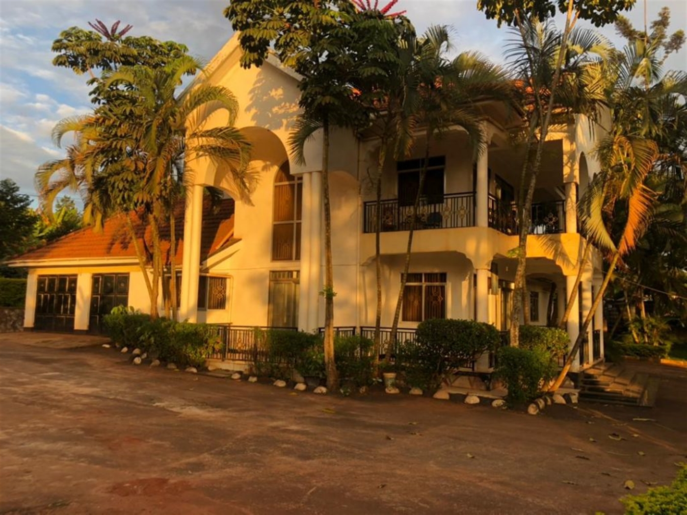 Storeyed house for sale in Wattuba Wakiso