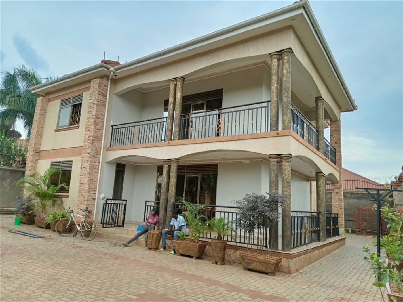 Storeyed house for sale in Seguku Wakiso