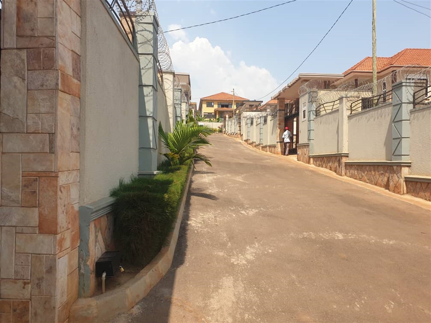 Storeyed house for sale in Bwebajja Wakiso