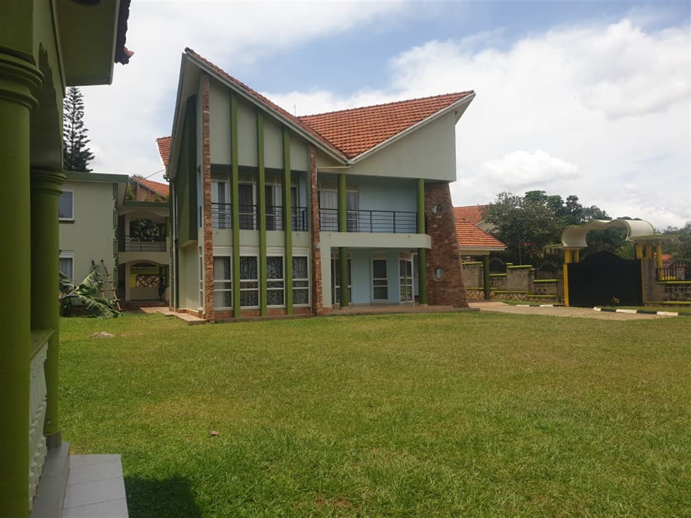 Storeyed house for rent in Lubowa Wakiso