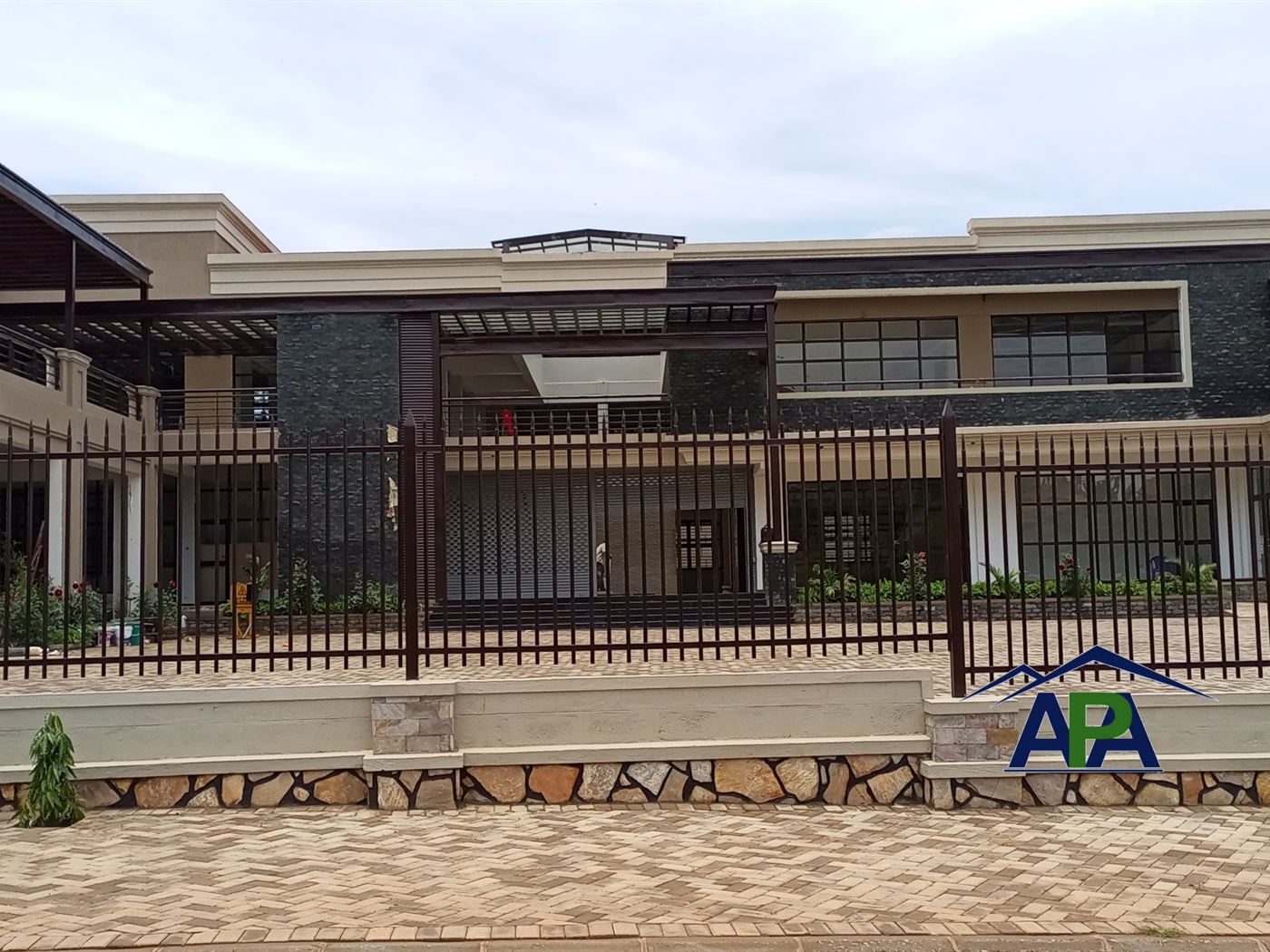Commercial block for rent in Lubowa Wakiso