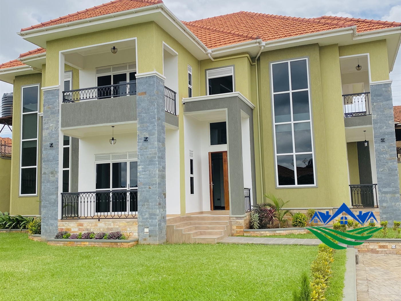 Mansion for sale in Kitende Wakiso