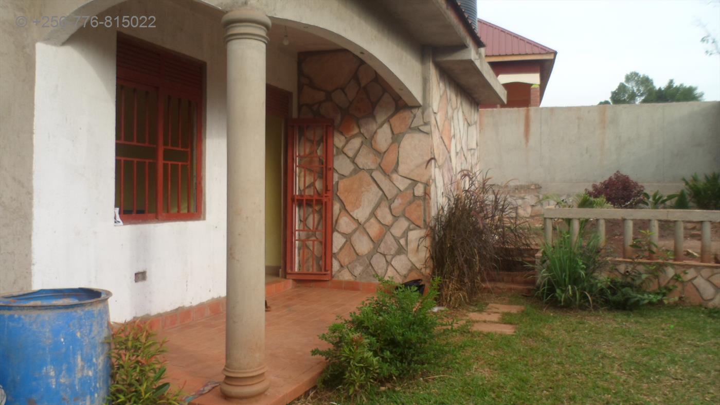 Bungalow for sale in Kasangati Wakiso