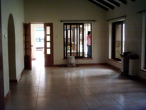 Bungalow for rent in Kololo Kampala