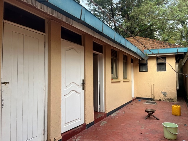 Bungalow for sale in Bugoloobi Kampala