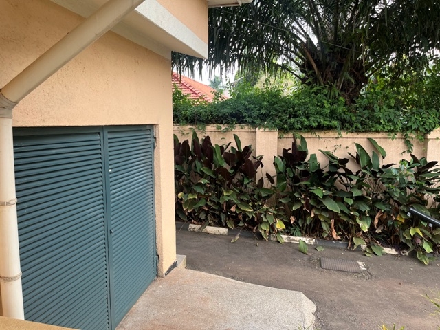 Bungalow for sale in Bugoloobi Kampala