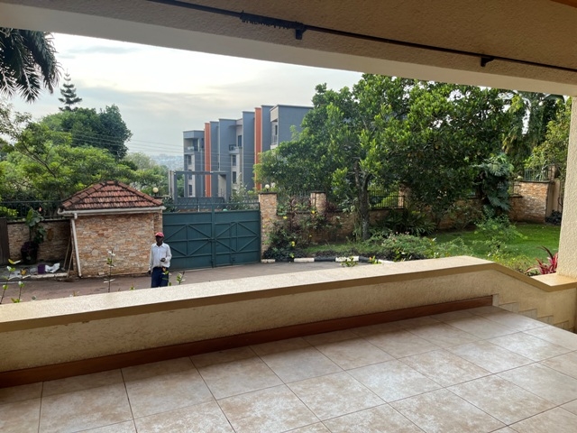 Bungalow for sale in Bugoloobi Kampala