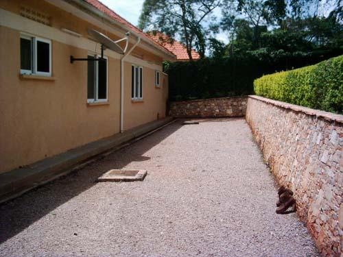 Bungalow for sale in Bugoloobi Kampala