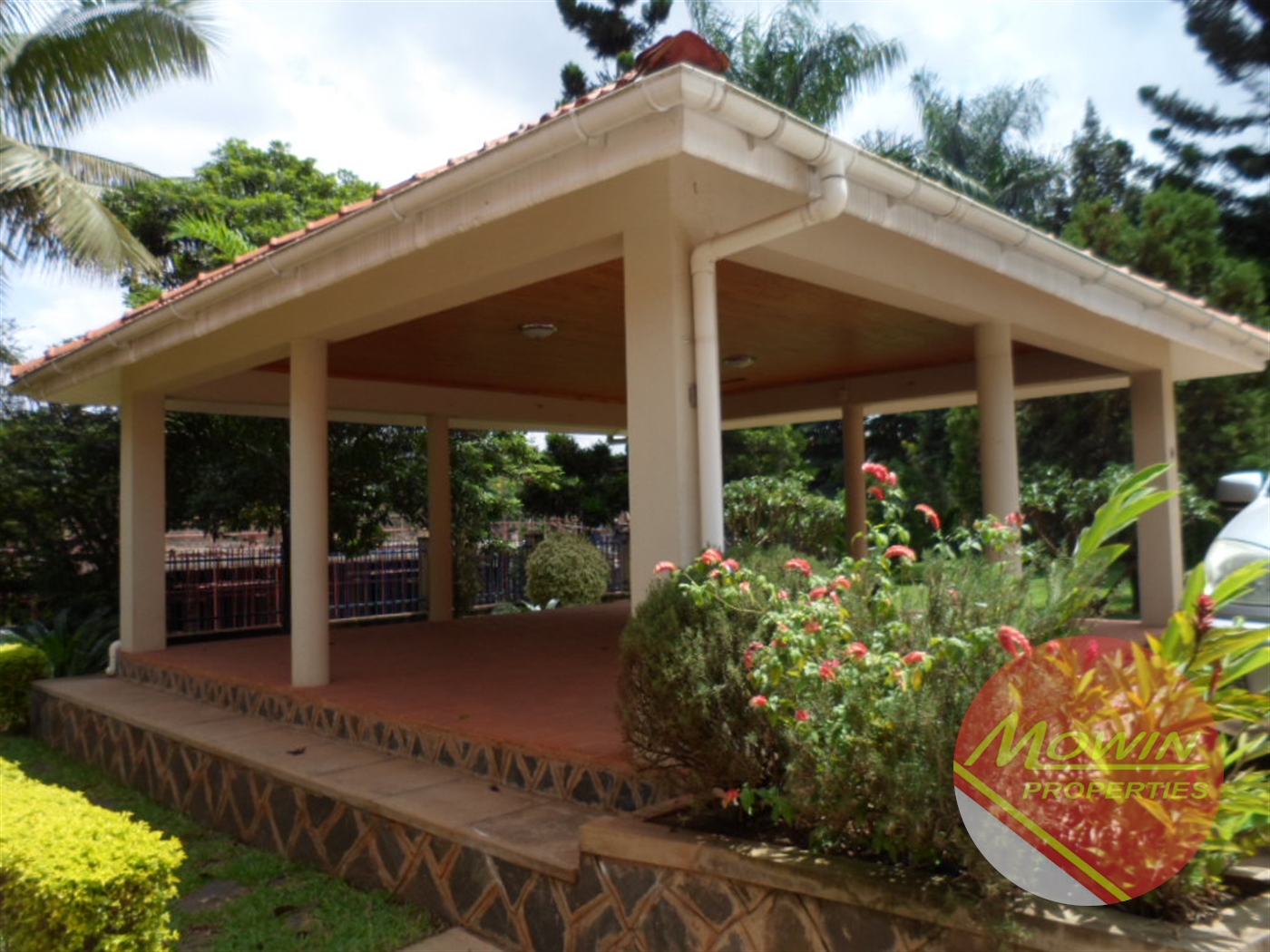 Bungalow for rent in Kololo Kampala