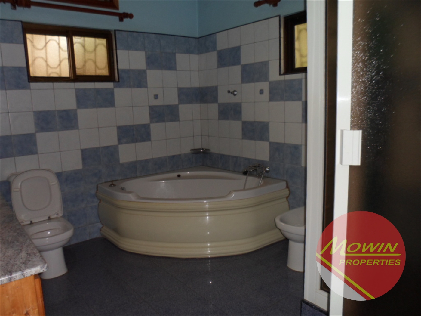 Bungalow for rent in Kololo Kampala