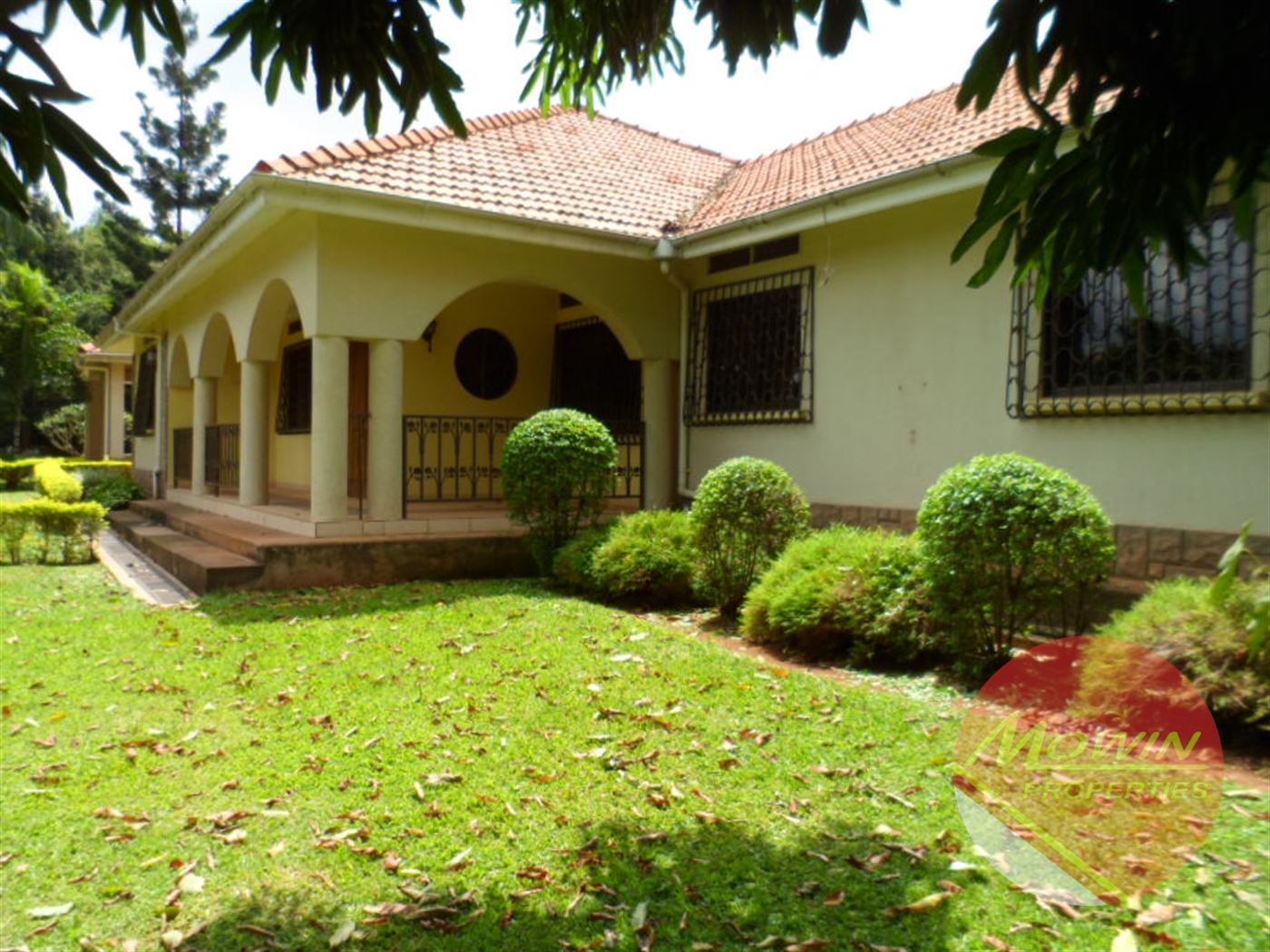 Bungalow for rent in Kololo Kampala