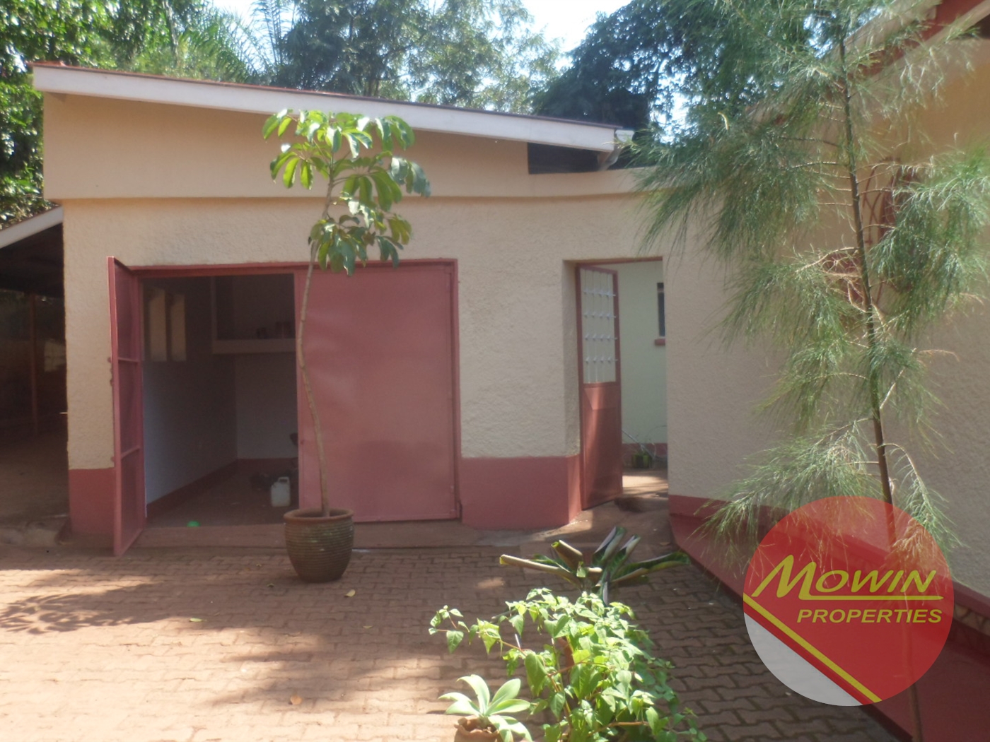 Bungalow for rent in Kololo Kampala