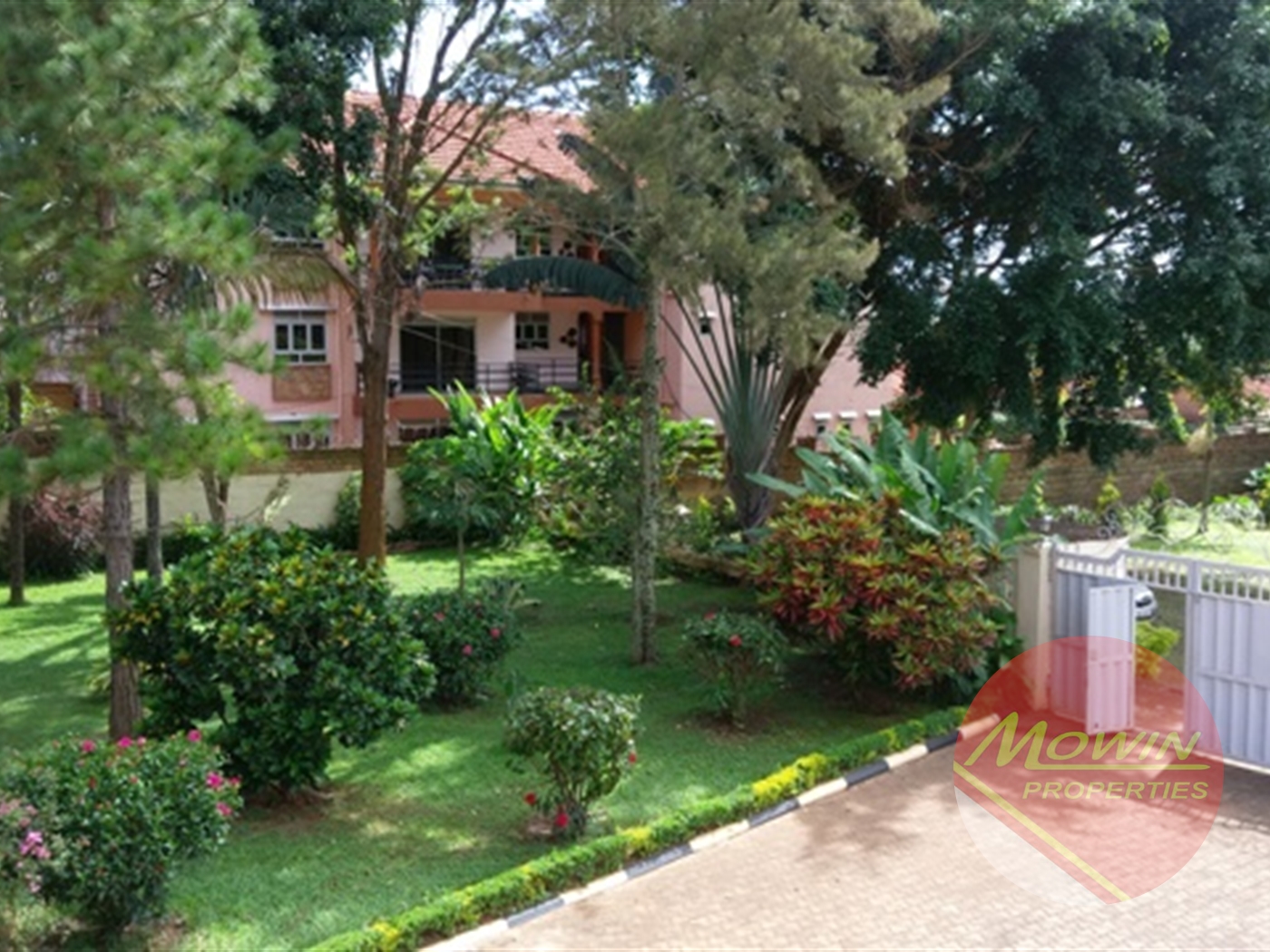 Villa for sale in Munyonyo Kampala