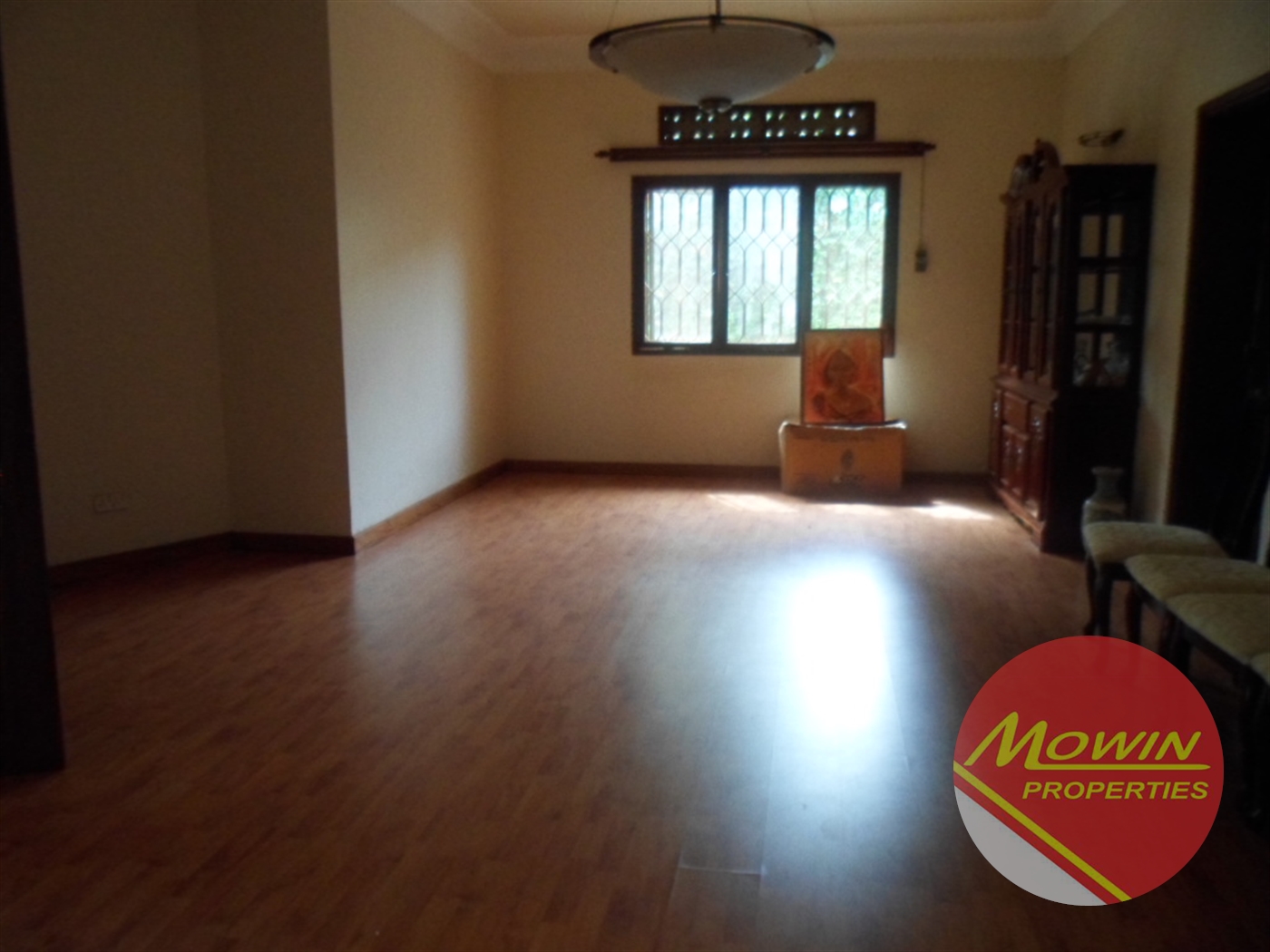 Bungalow for rent in Bugoloobi Kampala