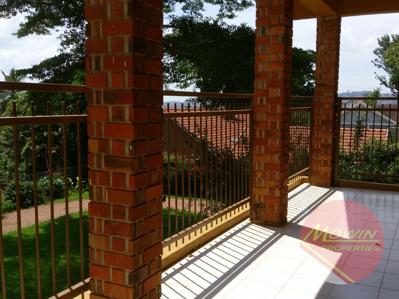 Villa for rent in Kansanga Kampala