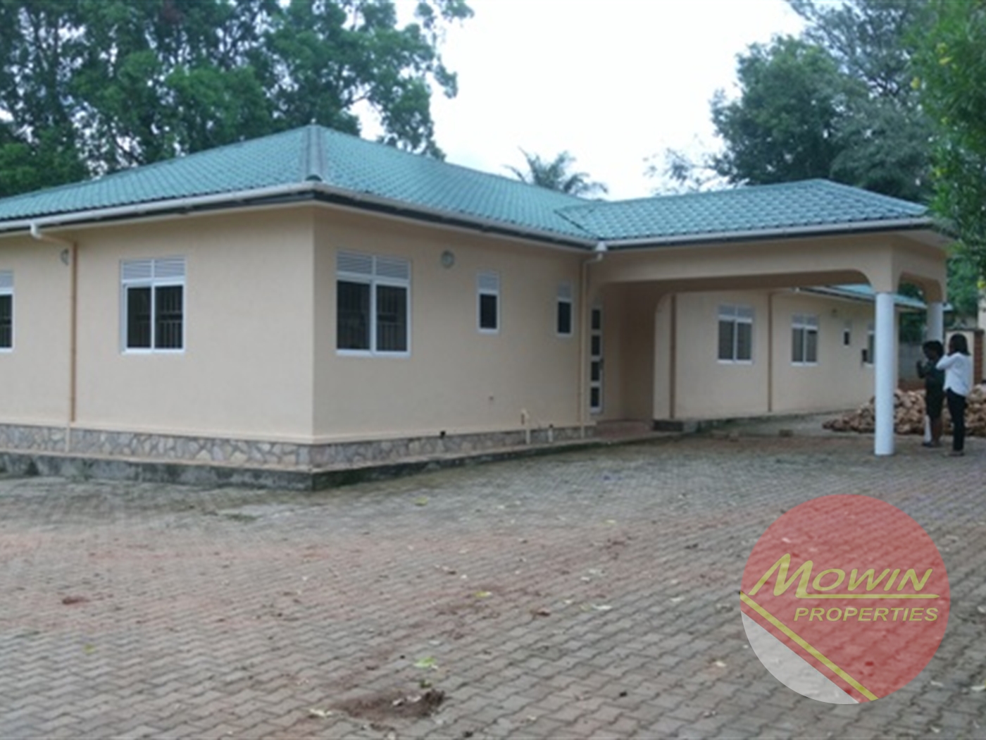 Storeyed house for rent in Kisugu Kampala