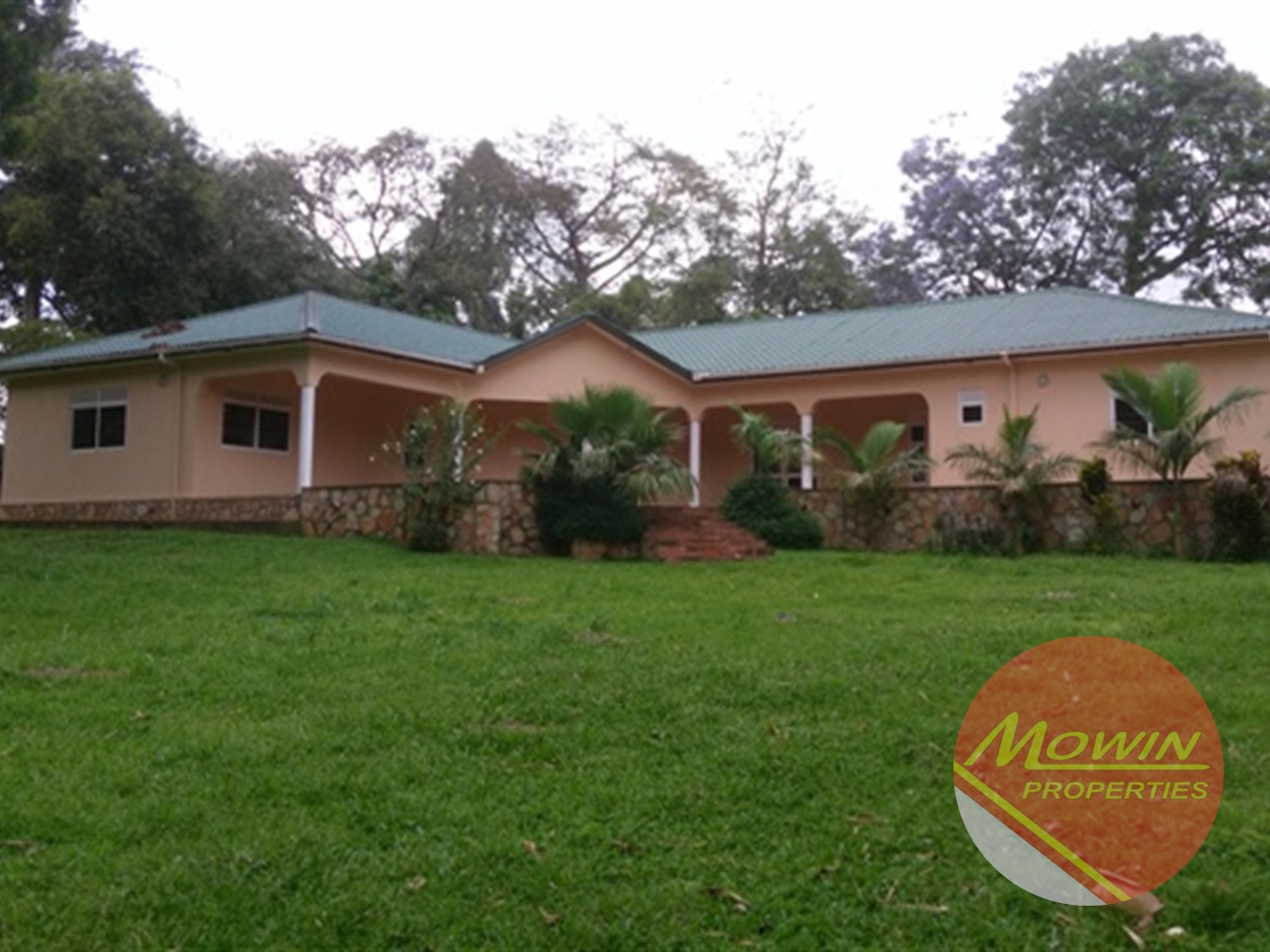 Storeyed house for rent in Kisugu Kampala