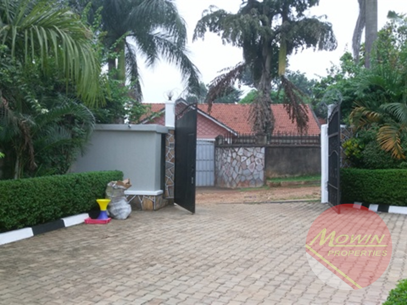 Bungalow for rent in Portbell Kampala