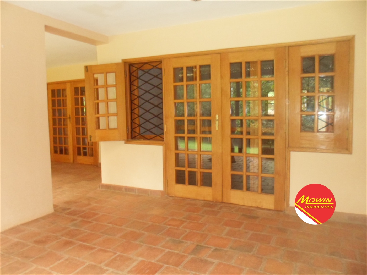 Bungalow for rent in Bugoloobi Kampala