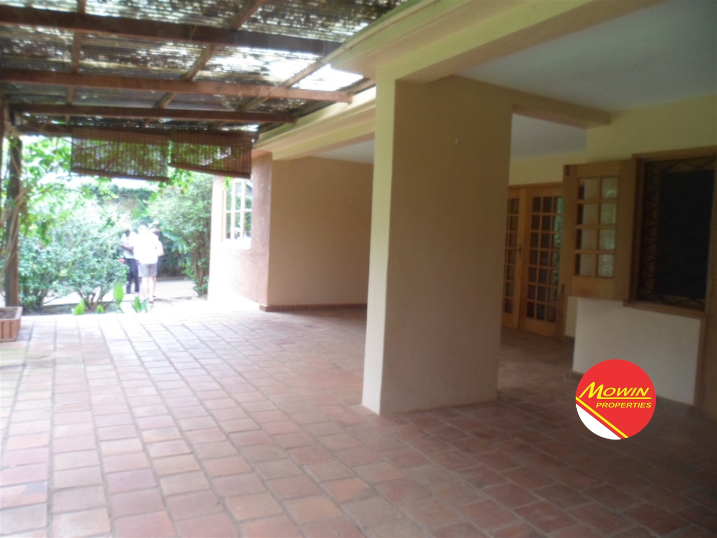 Bungalow for rent in Bugoloobi Kampala