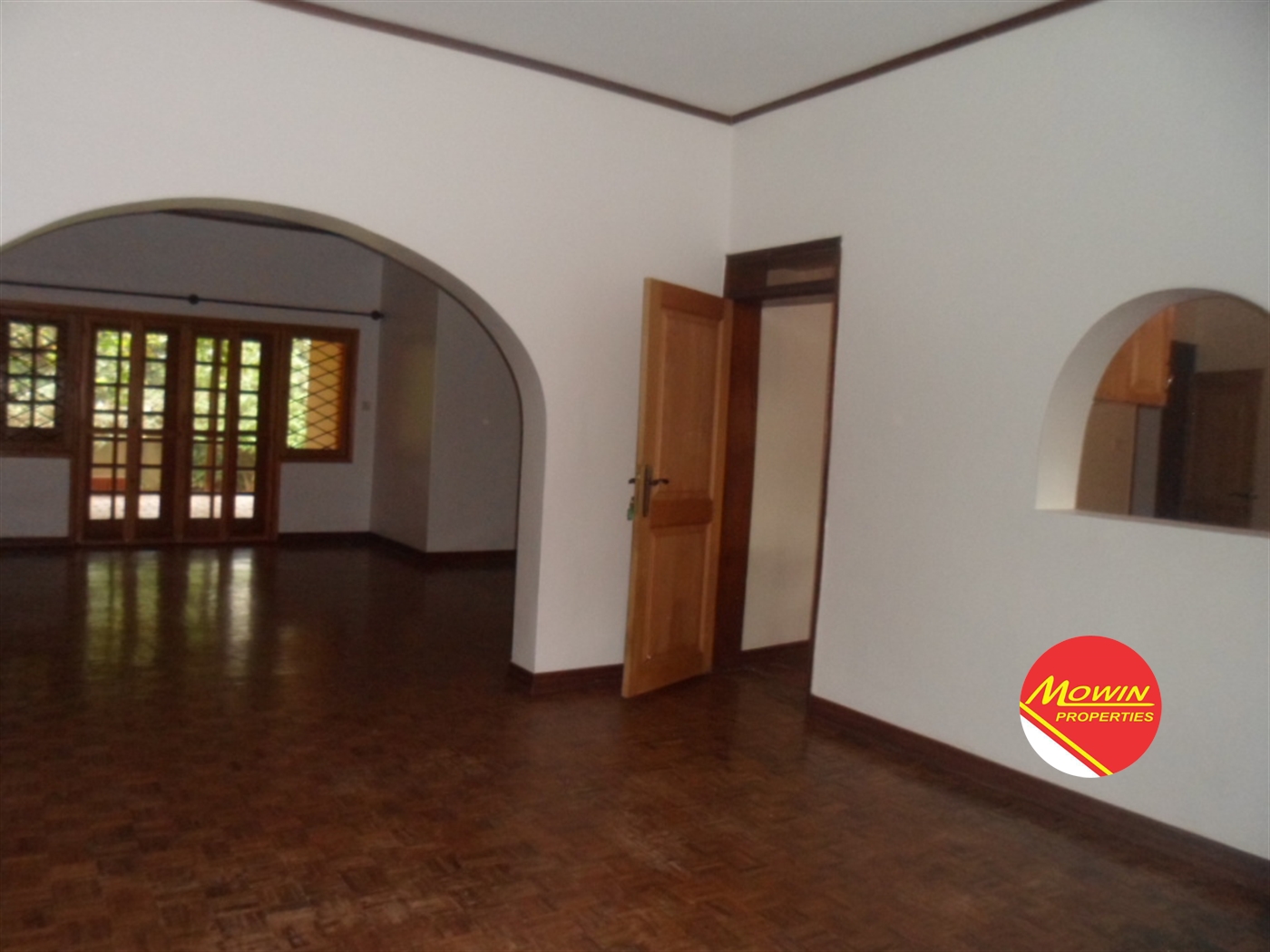 Bungalow for rent in Bugoloobi Kampala