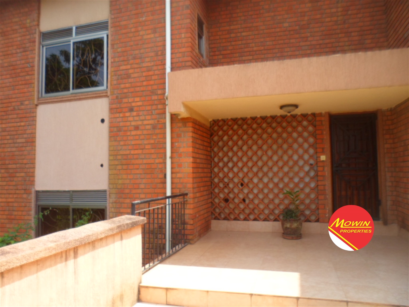 Storeyed house for rent in Bugoloobi Kampala