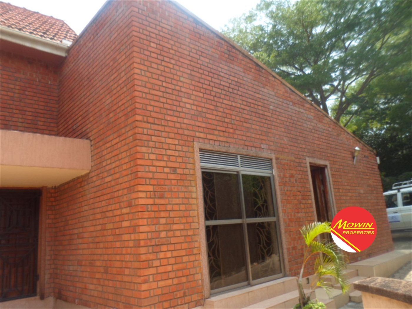 Storeyed house for rent in Bugoloobi Kampala