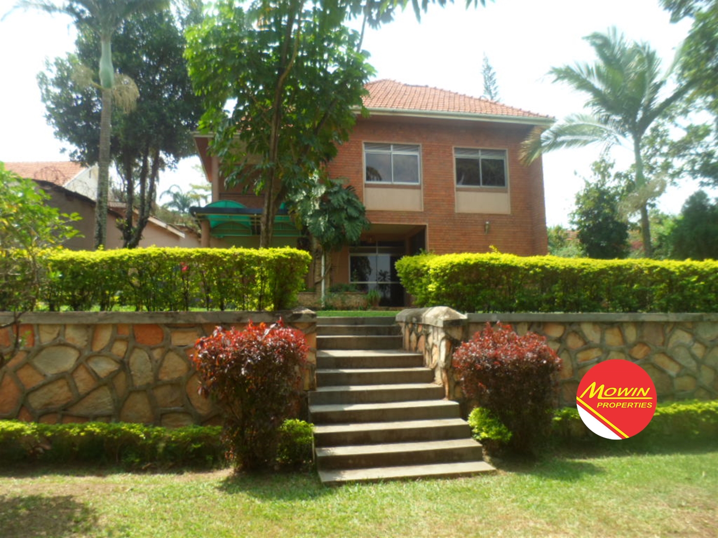 Storeyed house for rent in Bugoloobi Kampala