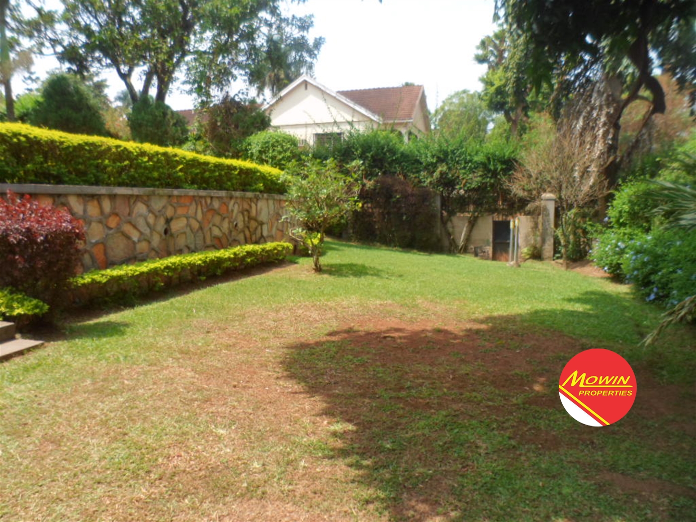 Storeyed house for rent in Bugoloobi Kampala