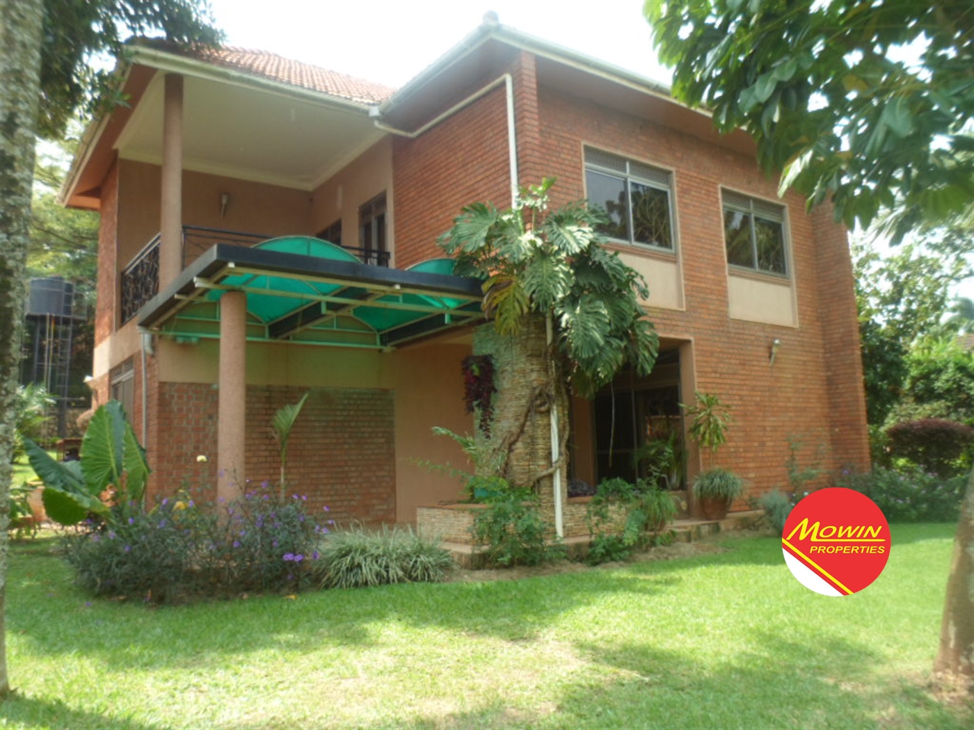 Storeyed house for rent in Bugoloobi Kampala