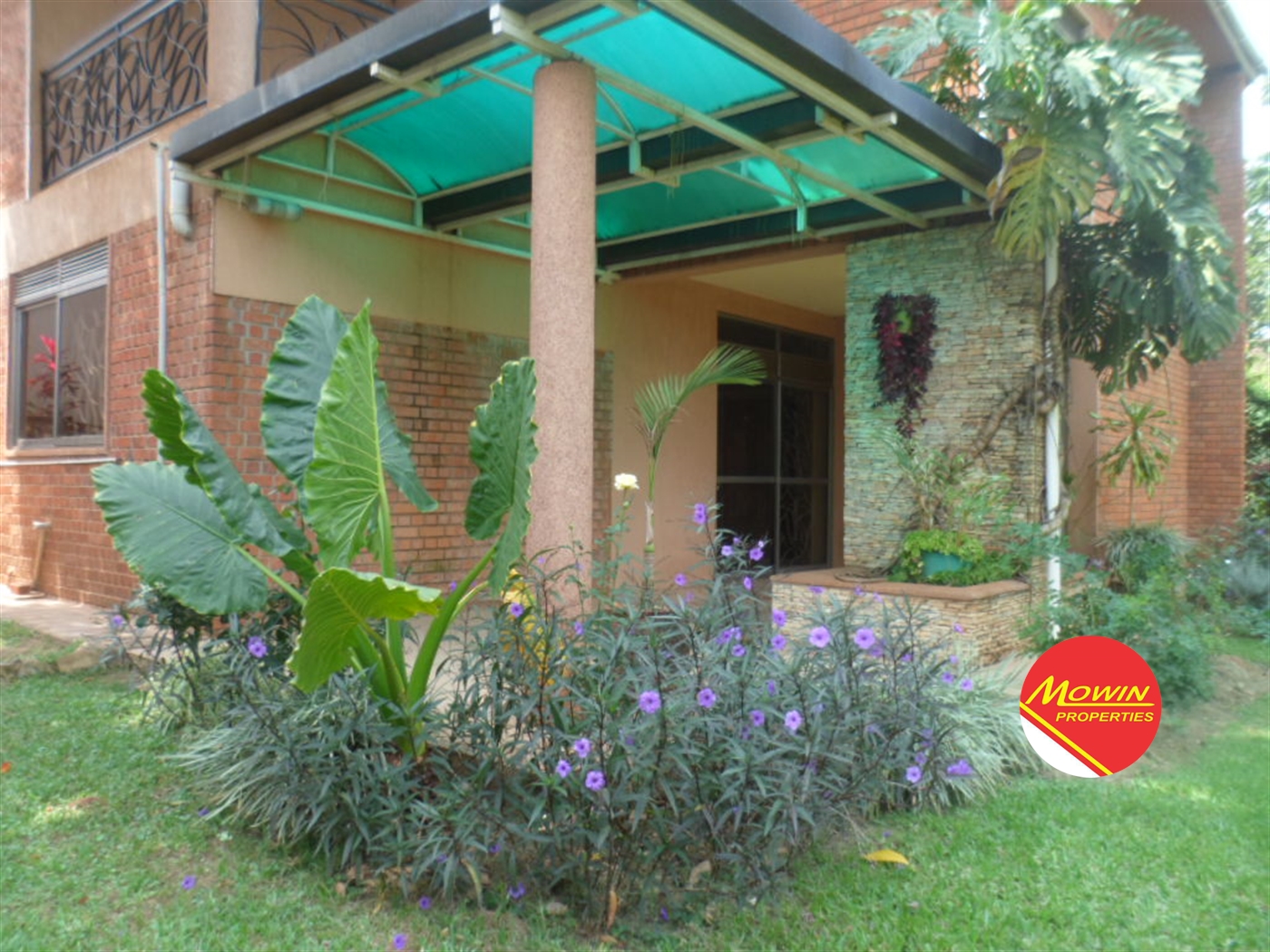 Storeyed house for rent in Bugoloobi Kampala