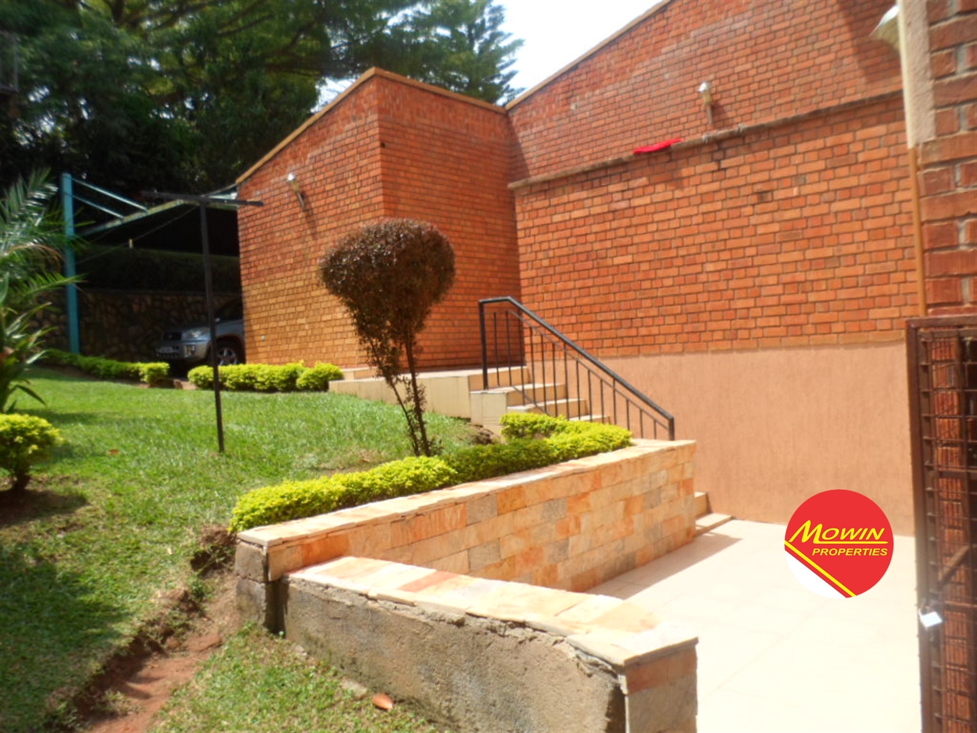 Storeyed house for rent in Bugoloobi Kampala