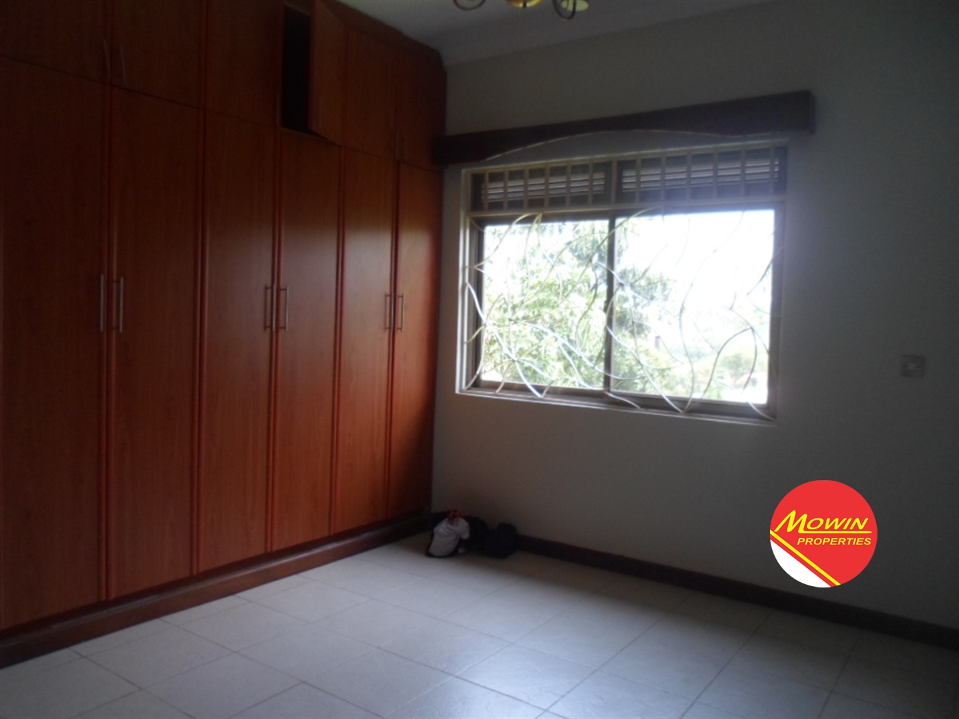 Storeyed house for rent in Bugoloobi Kampala