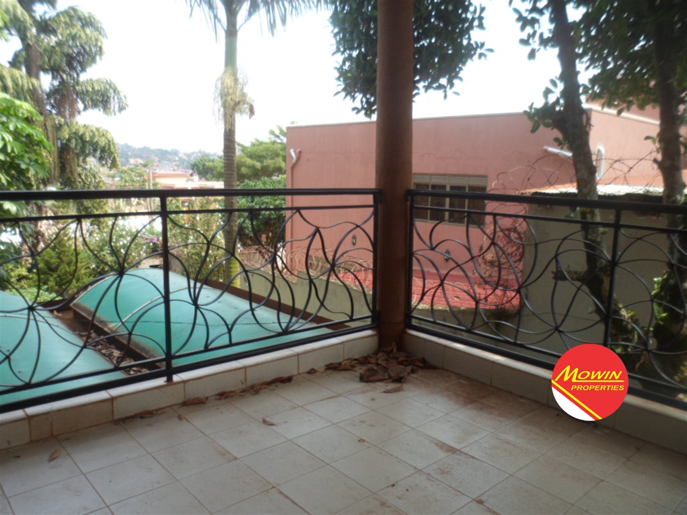 Storeyed house for rent in Bugoloobi Kampala