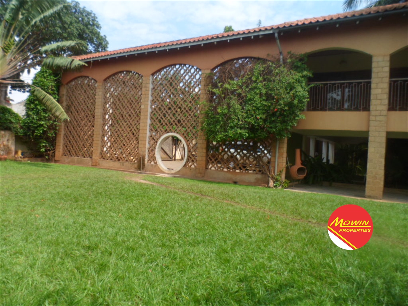 Storeyed house for rent in Muyenga Kampala