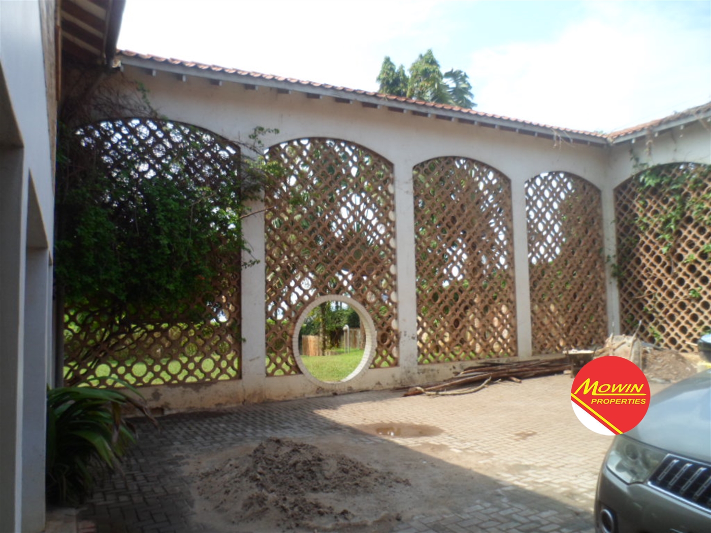 Storeyed house for rent in Muyenga Kampala