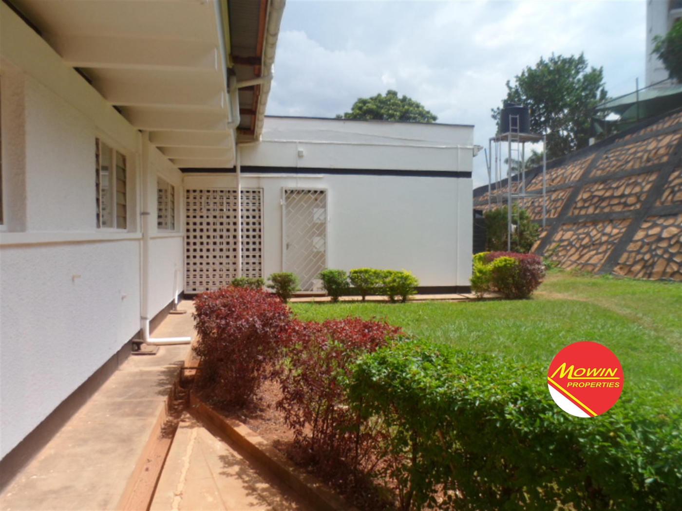 Bungalow for rent in Kololo Kampala