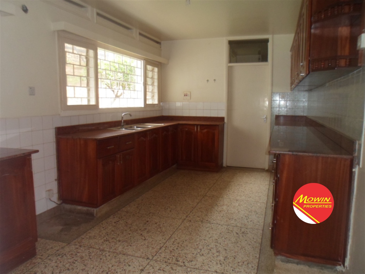 Bungalow for rent in Kololo Kampala