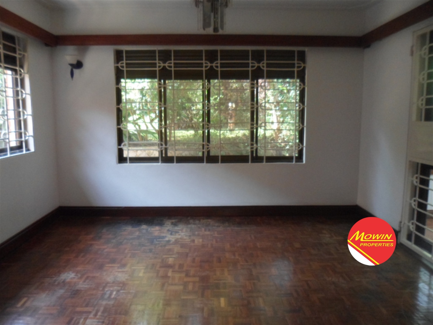 Bungalow for rent in Bugoloobi Kampala